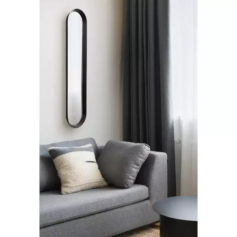 Miroir mural capsule à cadre métallique, 23,5 cm L x 99,7 cm H