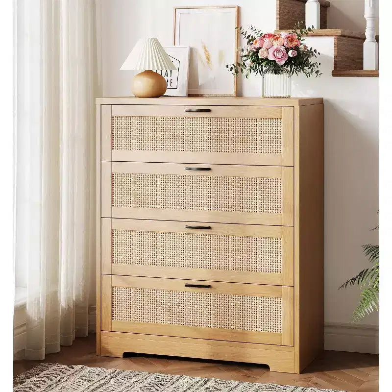 Commode à 4 tiroirs en MDF et rotin avec pieds en bois massif