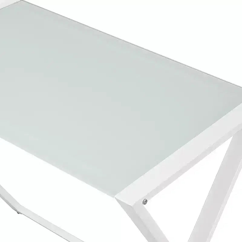 Bureau d'ordinateur d'angle en métal et verre trempé avec cadre en X, 130 cm L x 130 cm P x 74 cm H