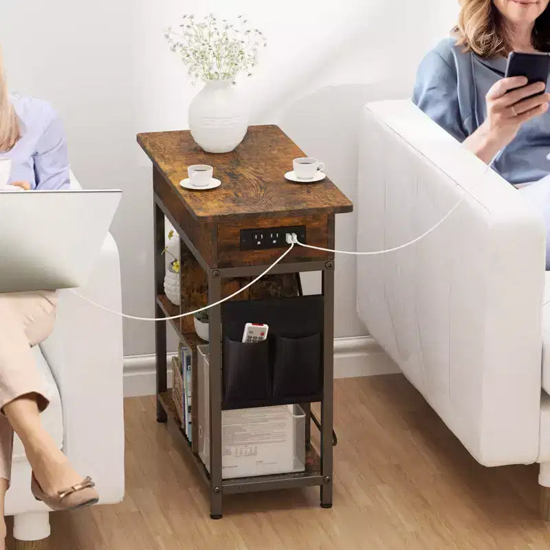 Bout de canapé métal et pierre avec ports USB et prises électriques