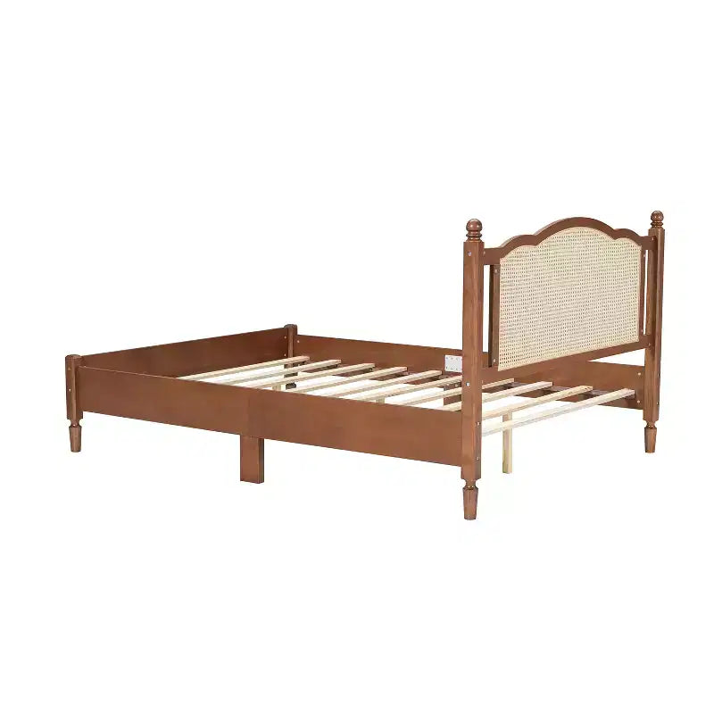 Lit plateforme en bois et rotin, Queen 109 cm (H) x 159,5 cm (L) x 203 cm (P)