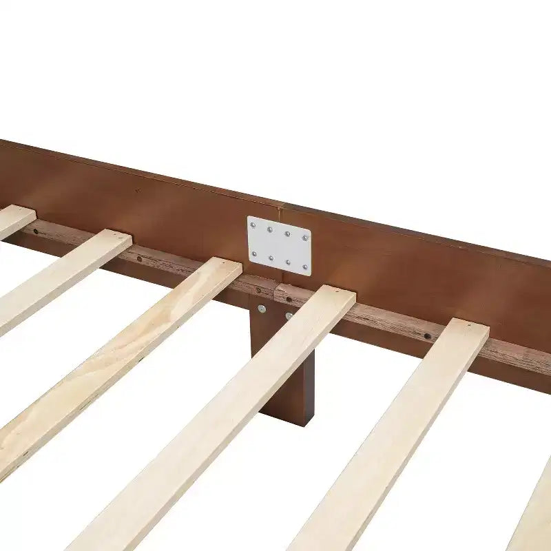 Lit plateforme en bois et rotin, Queen 109 cm (H) x 159,5 cm (L) x 203 cm (P)