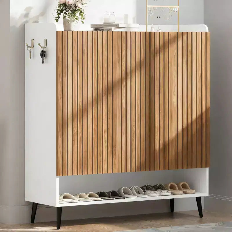 Meuble à chaussures 6 niveaux en MDF avec 3 portes et étagères réglables, 100 cm (L) x 110 cm (H) x 37 cm (P)