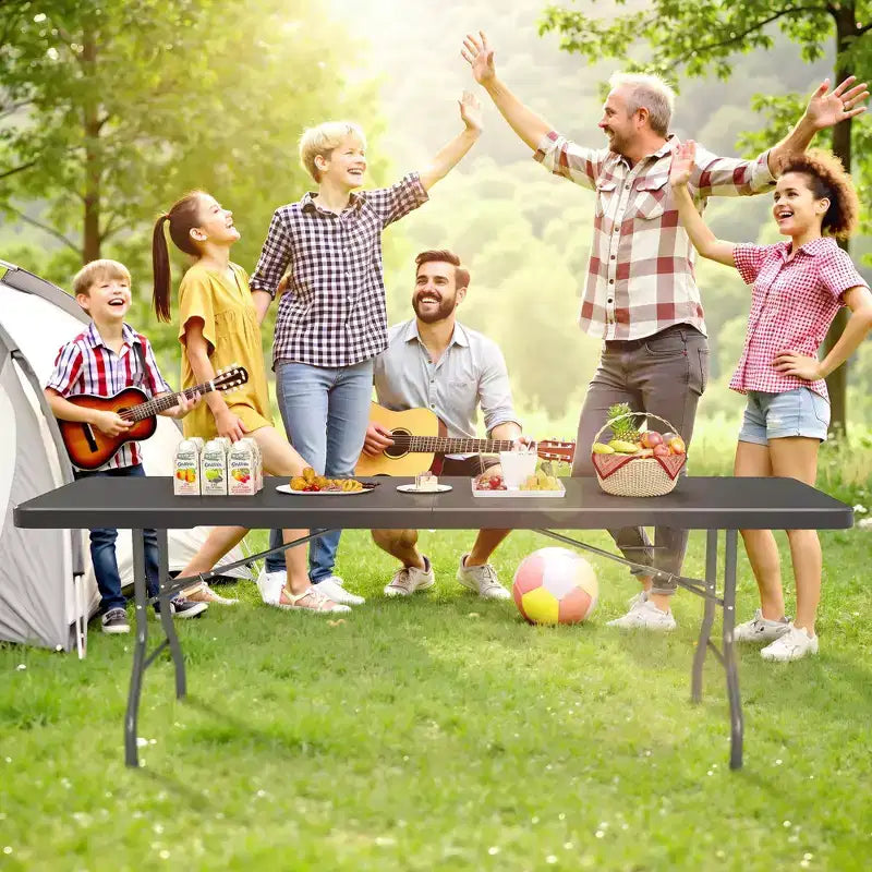 Table pliante portable en PEHD et acier, 96"L x 30"W x 30"H, 10-12 places